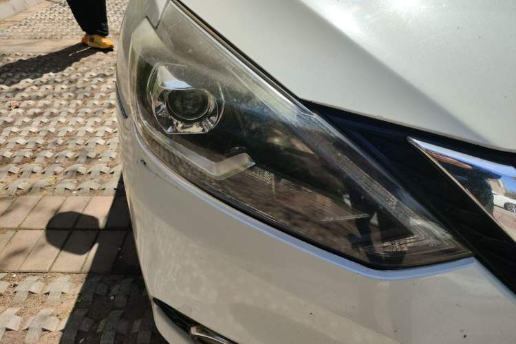 Used Nissan Sylphy 2016 1.6XV CVT Smart Enjoyment Version Right Front Headlight