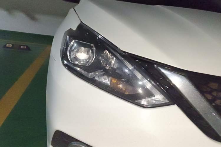 Used Nissan Sylphy 2016 1.6XV CVT Smart Enjoyment Version Right Front Headlight