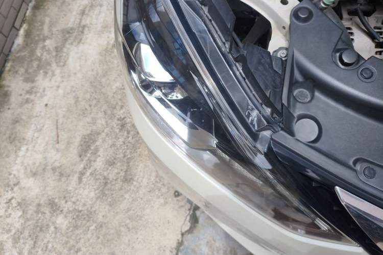 Used Nissan Sylphy 2016 1.6 XL CVT Deluxe Edition Right Front Headlight