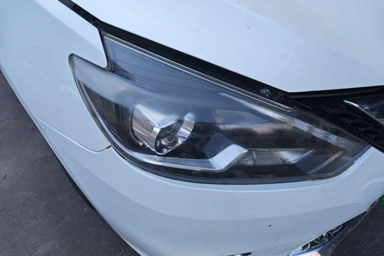 Used Nissan Sylphy 2016 1.6XE CVT Comfort Edition Right Front Headlight