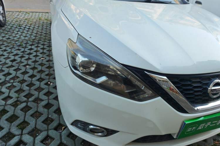 Used Nissan Sylphy 2016 1.6XV CVT Smart Enjoyment Version Right Front Headlight
