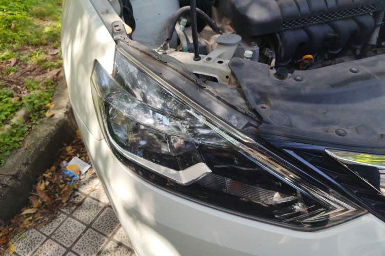 Used Nissan Sylphy 2016 1.6 XL CVT Deluxe Edition Right Front Headlight