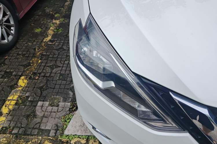 Used Nissan Sylphy 2016 1.6 XL CVT Deluxe Edition Right Front Headlight
