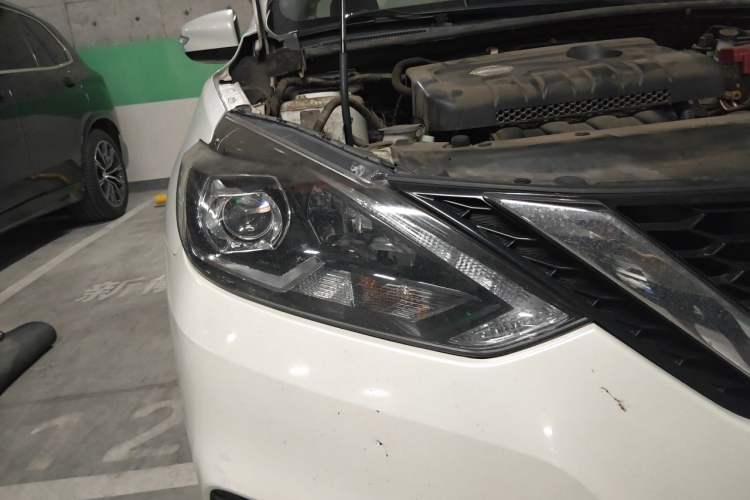 Used Nissan Sylphy 2016 1.6XV CVT Smart Enjoyment Version Right Front Headlight