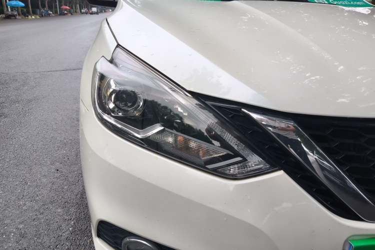 Used Nissan Sylphy 2016 1.6XV CVT Smart Enjoyment Version Right Front Headlight