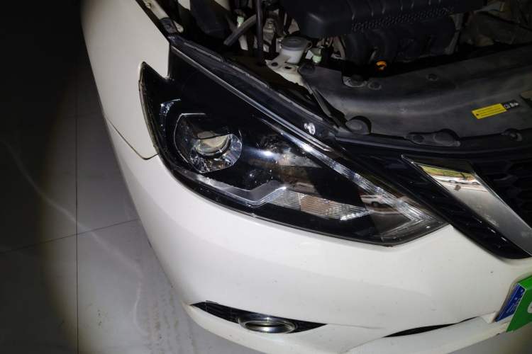 Used Nissan Sylphy 2016 1.6XV CVT Smart Enjoyment Version Right Front Headlight