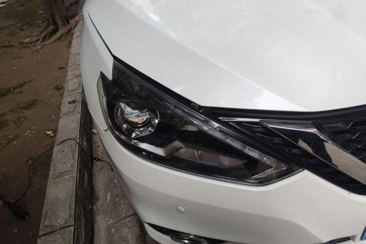 Used Nissan Sylphy 2016 1.6XV CVT Smart Enjoyment Version Right Front Headlight