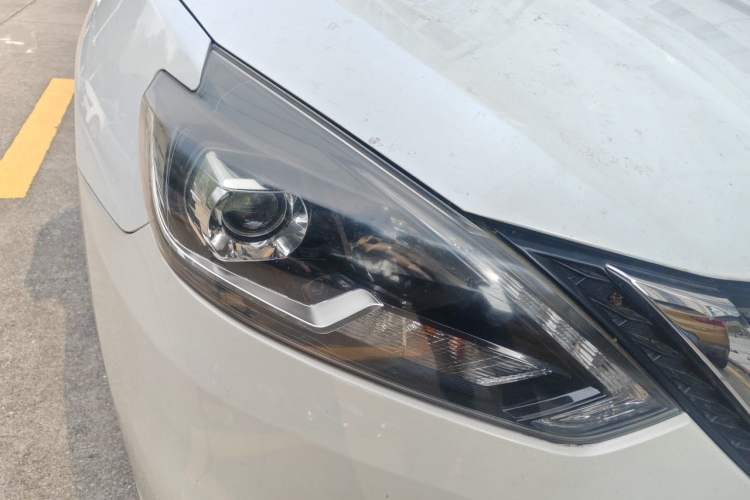 Used Nissan Sylphy 2016 1.6XV CVT Smart Enjoyment Version Right Front Headlight