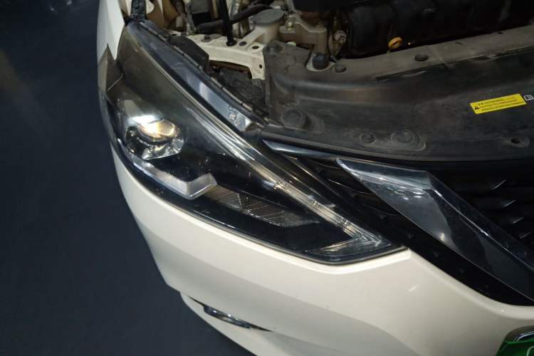 Used Nissan Sylphy 2016 1.6XV CVT Smart Enjoyment Version Right Front Headlight
