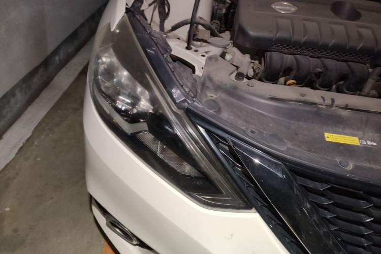 Used Nissan Sylphy 2016 1.6 XL CVT Deluxe Edition Right Front Headlight