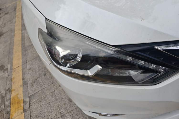 Used Nissan Sylphy 2016 1.6 XL CVT Luxury Edition Right Front Headlight