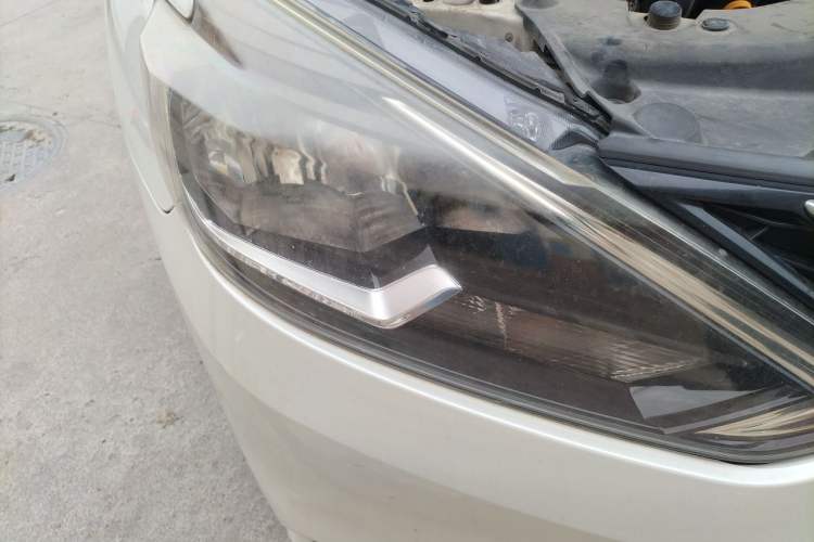 Used Nissan Sylphy 2016 1.6 XL CVT Luxury Edition Right Front Headlight