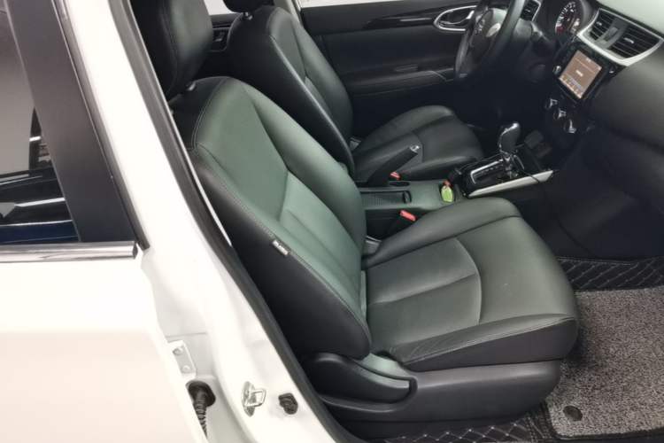 Used Nissan Sylphy 2016 1.6 XL CVT Deluxe Edition Right Front Seat