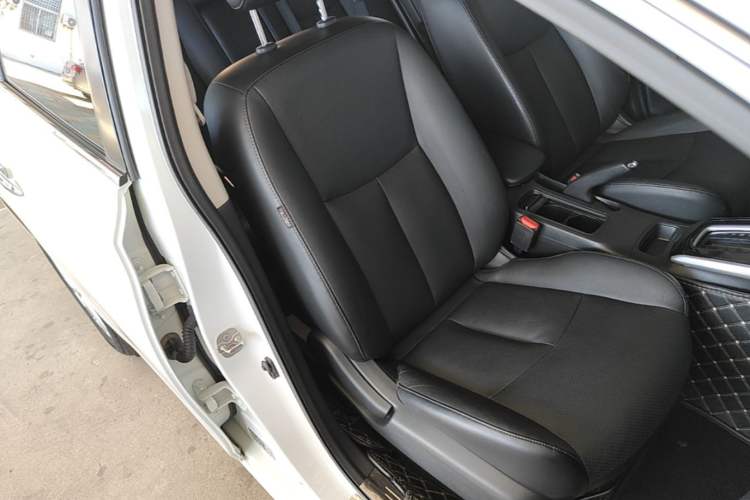 Used Nissan Sylphy 2016 1.6 XL CVT Deluxe Edition Right Front Seat