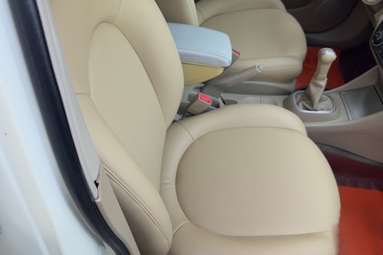 Used Nissan Sylphy 2016 Classic 1.6XE Manual Leading Edition Right Front Seat