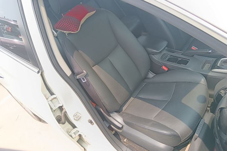 Used Nissan Sylphy 2016 1.6 XL CVT Deluxe Edition Right Front Seat