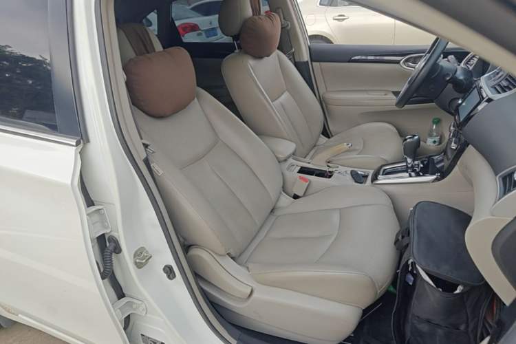 Used Nissan Sylphy 2016 1.6 XL CVT Deluxe Edition Right Front Seat