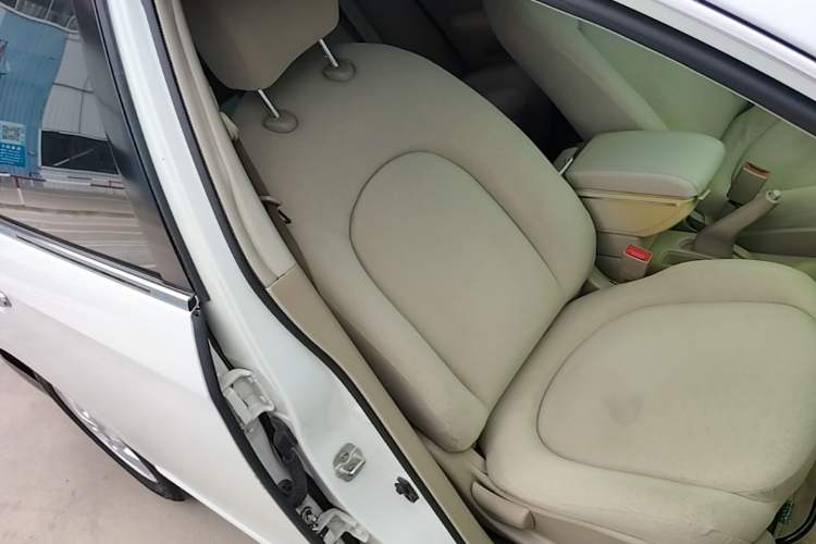 Used Nissan Sylphy 2016 Classic 1.6XE Automatic Comfort Edition Right Front Seat