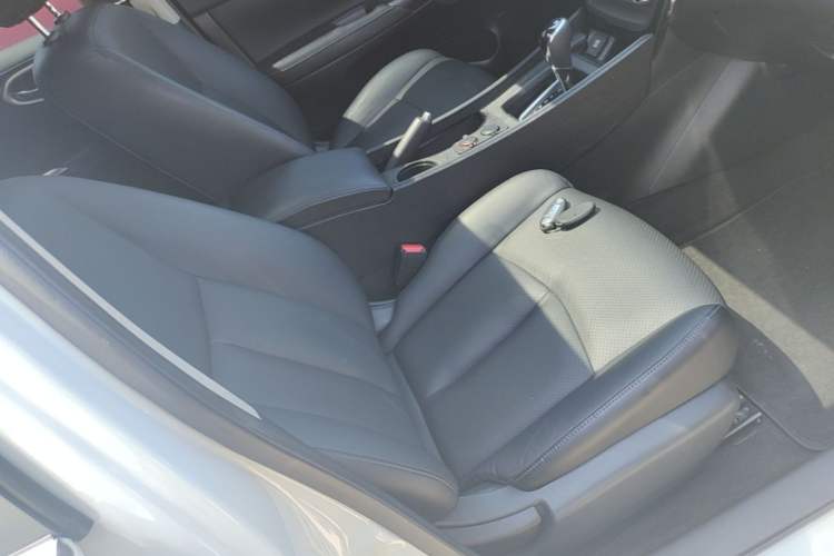 Used Nissan Sylphy 2016 1.6 XL CVT Deluxe Edition Right Front Seat