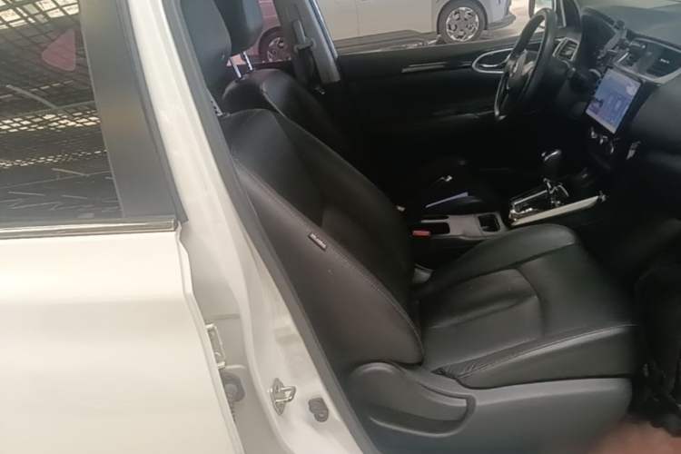 Used Nissan Sylphy 2016 1.6 XL CVT Deluxe Edition Right Front Seat