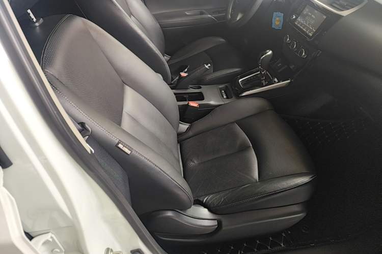 Used Nissan Sylphy 2016 1.6XV CVT Smart Enjoyment Version Right Front Seat
