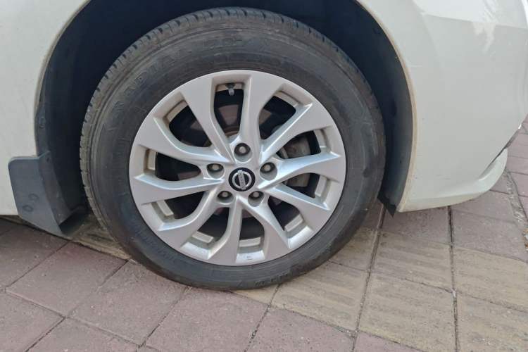 Used Nissan Sylphy 2016 1.6 XL Manual Luxury Edition Right Front Wheel Hub