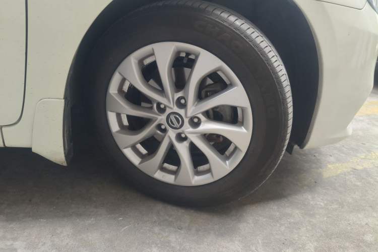 Used Nissan Sylphy 2016 1.6 XL CVT Deluxe Edition Right Front Wheel Hub