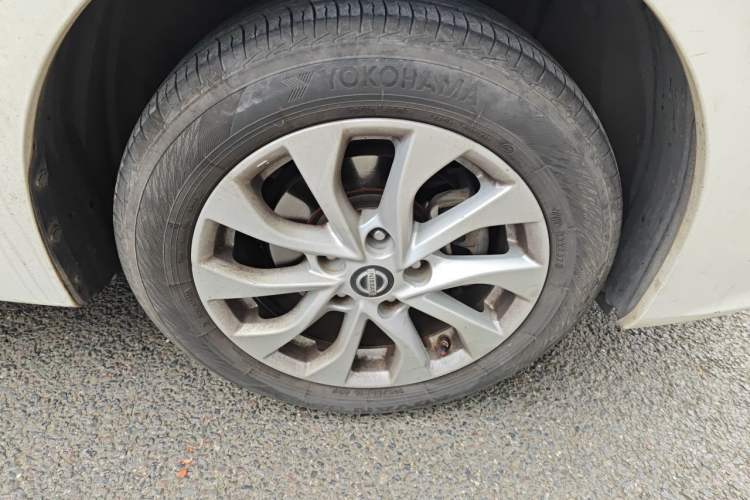 Used Nissan Sylphy 2016 1.6 XL CVT Luxury Edition Right Front Wheel Hub