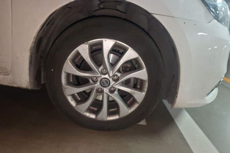 Used Nissan Sylphy 2016 1.6 XL CVT Luxury Edition Right Front Wheel Hub