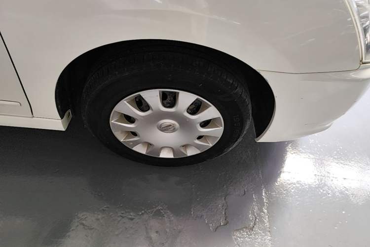 Used Nissan Sylphy 2016 Classic 1.6XE Manual Comfort Edition Right Front Wheel Hub