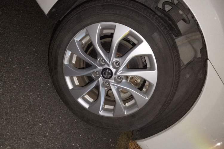 Used Nissan Sylphy 2016 1.6XV CVT ZhiZun Edition Right Front Wheel Hub