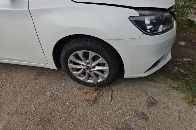 Used Nissan Sylphy 2016 1.6 XL CVT Luxury Edition Right Front Wheel Hub