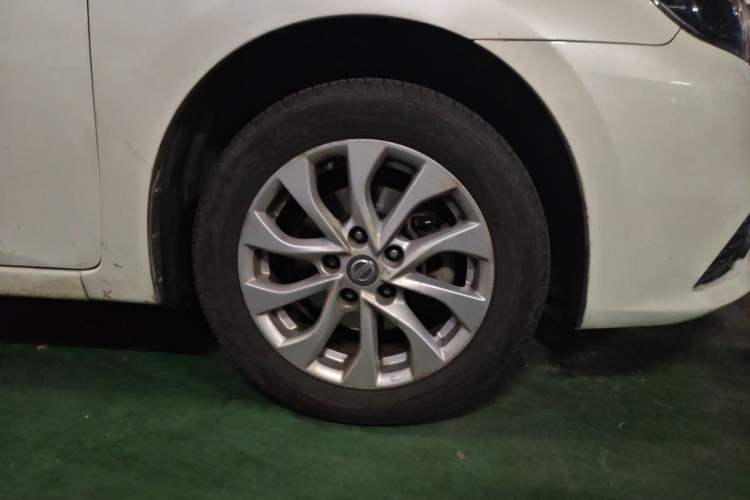Used Nissan Sylphy 2016 1.6 XL CVT Deluxe Edition Right Front Wheel Hub