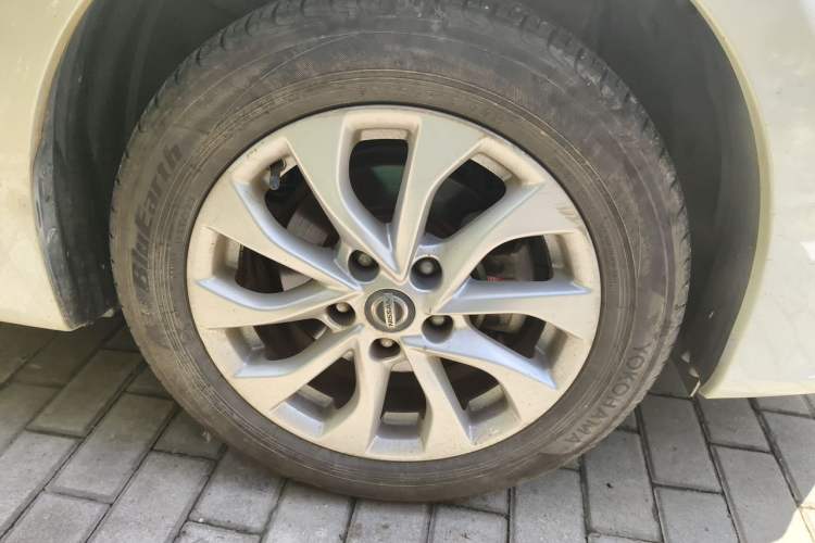 Used Nissan Sylphy 2016 1.6 XL CVT Deluxe Edition Right Front Wheel Hub