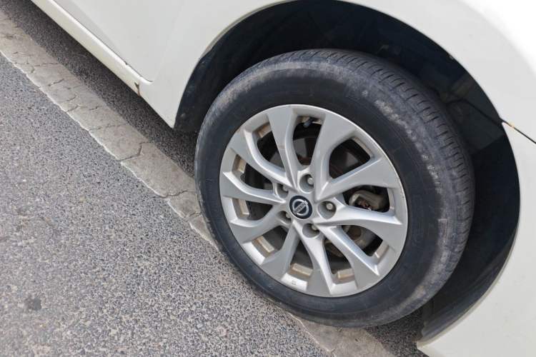 Used Nissan Sylphy 2016 1.6 XL Manual Luxury Edition Right Front Wheel Hub
