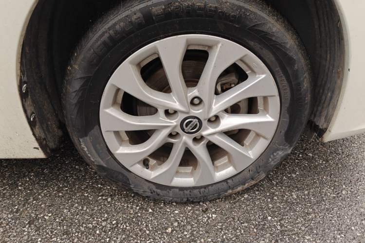 Used Nissan Sylphy 2016 1.6 XL CVT Luxury Edition Right Front Wheel Hub