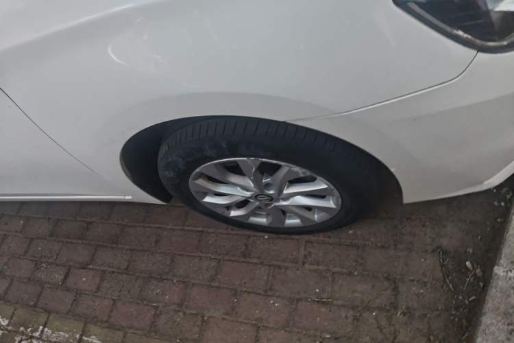 Used Nissan Sylphy 2016 1.6 XL CVT Luxury Edition Right Front Wheel Hub
