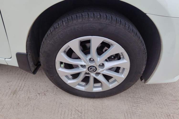 Used Nissan Sylphy 2016 1.6 XL CVT Luxury Edition Right Front Wheel Hub
