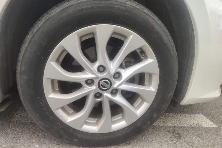 Used Nissan Sylphy 2016 1.6 XL CVT Luxury Edition Right Front Wheel Hub