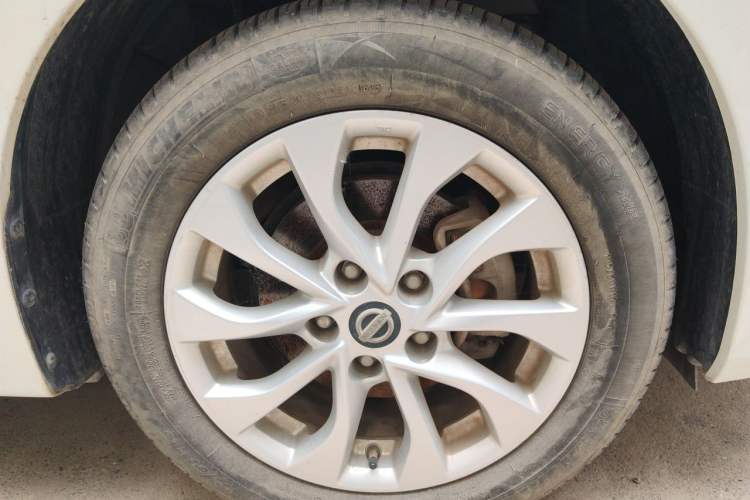 Used Nissan Sylphy 2016 1.6 XL Manual Luxury Edition Right Front Wheel Hub