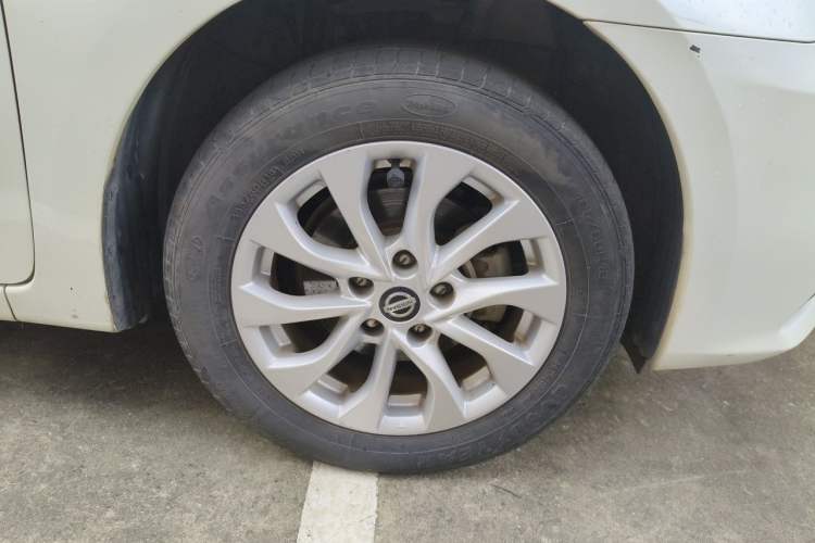 Used Nissan Sylphy 2016 1.6 XL CVT Luxury Edition Right Front Wheel Hub