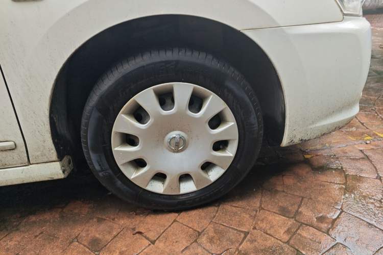 Used Nissan Sylphy 2016 Classic 1.6XE Manual Comfort Edition Right Front Wheel Hub