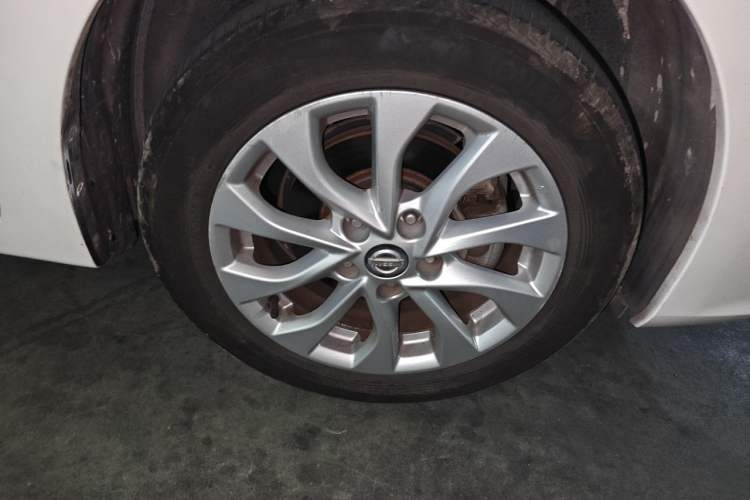 Used Nissan Sylphy 2016 1.6 XL CVT Deluxe Edition Right Front Wheel Hub