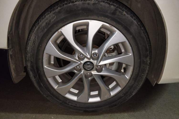 Used Nissan Sylphy 2016 1.6 XL CVT Luxury Edition Right Front Wheel Hub