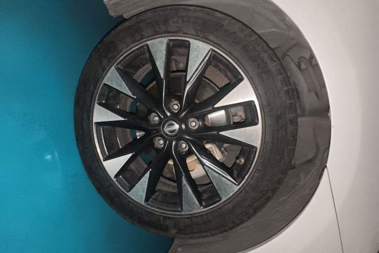 Used Nissan Sylphy 2016 1.8XV CVT Prestige Edition Right Front Wheel Hub