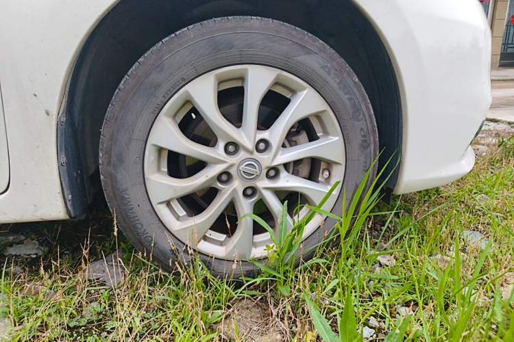 Used Nissan Sylphy 2016 1.6 XL CVT Deluxe Edition Right Front Wheel Hub