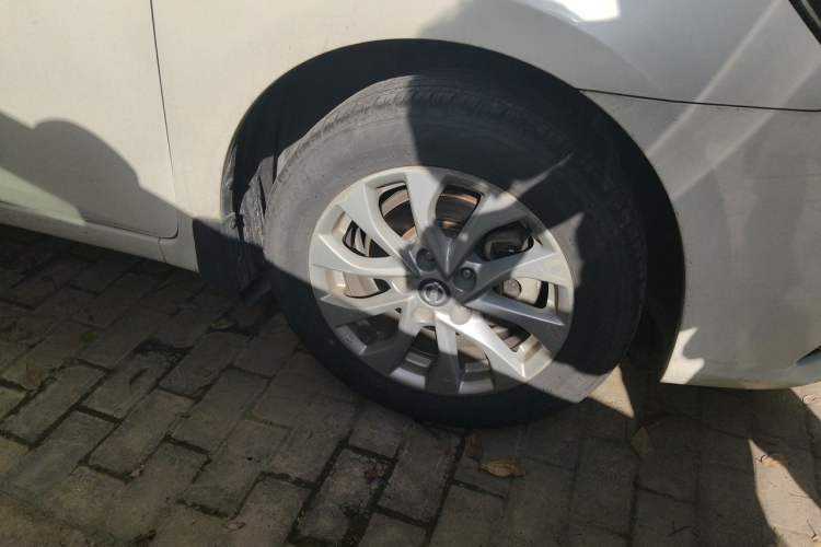 Used Nissan Sylphy 2016 1.6 XL CVT Luxury Edition Right Front Wheel Hub
