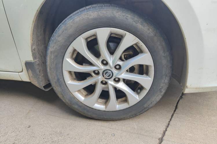 Used Nissan Sylphy 2016 1.6 XL CVT Luxury Edition Right Front Wheel Hub