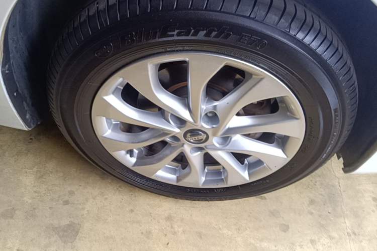 Used Nissan Sylphy 2016 1.6XV CVT Smart Enjoyment Version Right Front Wheel Hub