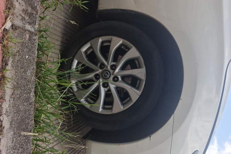 Used Nissan Sylphy 2016 1.6 XL CVT Deluxe Edition Right Front Wheel Hub
